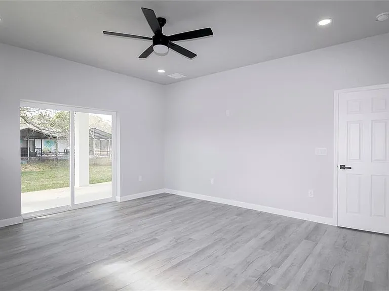 769 Memorial Dr — Photo 11