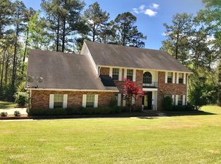 16 Rolling Hills Dr, Laurel, MS 39440
