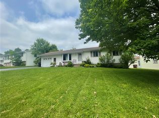 13 Charlene Dr, Rochester, NY 14606