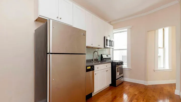Rented by Nooklyn NYC LLC | media 19