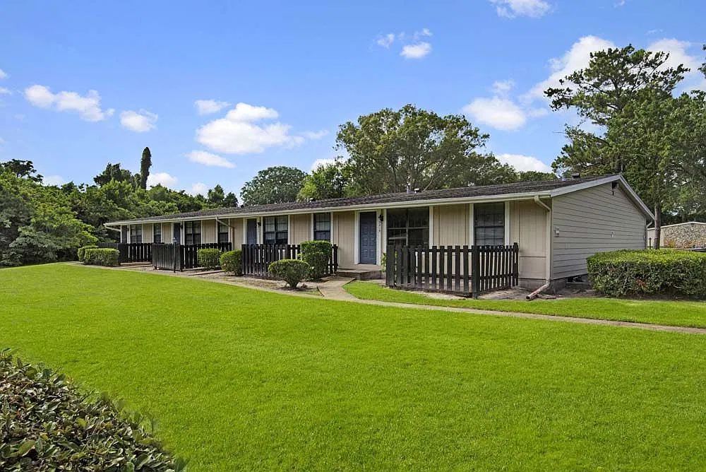 Branchwood Apartments — Photo 1