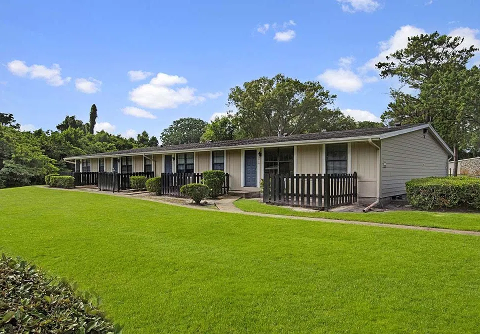 Branchwood Apartments