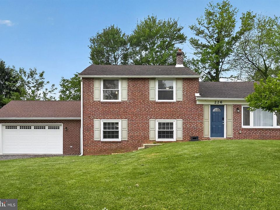 1st image of 226 Canterbury Dr