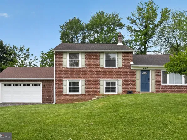 226 Canterbury Dr, Wallingford, PA 19086