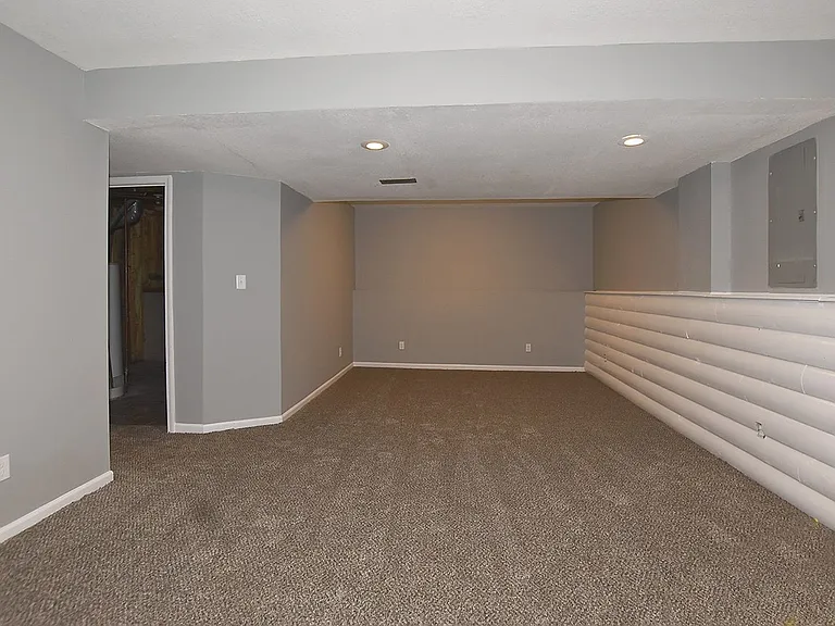 13650 Hunter Dr — Photo 18