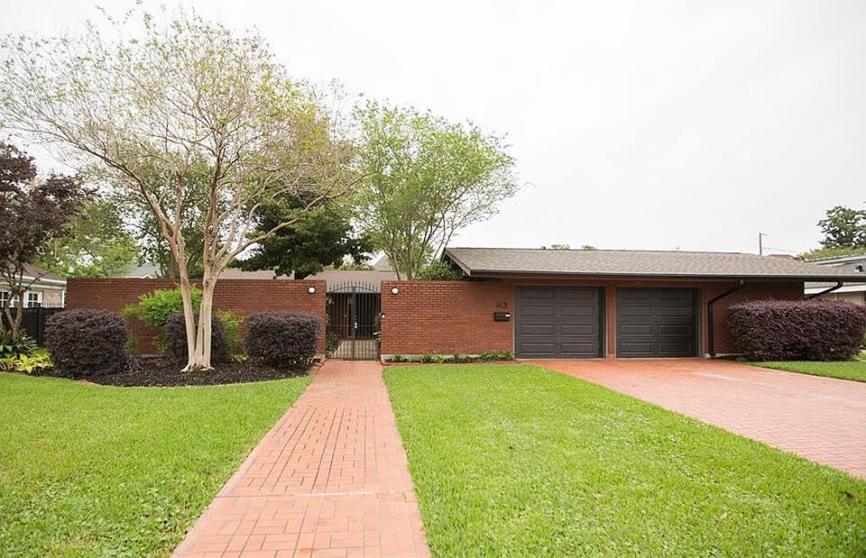 1st image of 113 Meadowbrook Dr