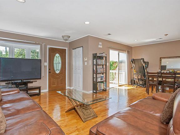 3rd image of 330 Stover Ave