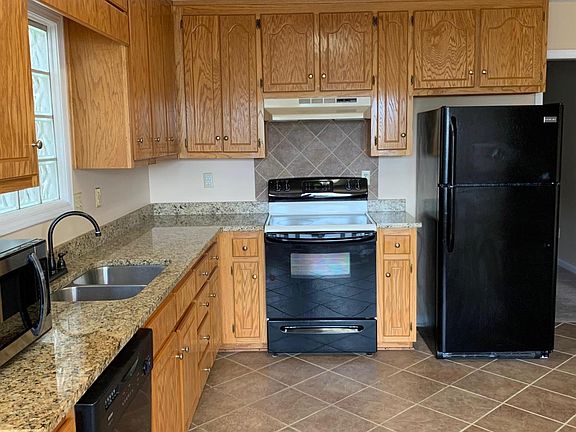 4th image of 1449 Gardenia Ave #1449