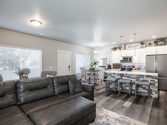 5th image of 811 S Cowans Ct #16