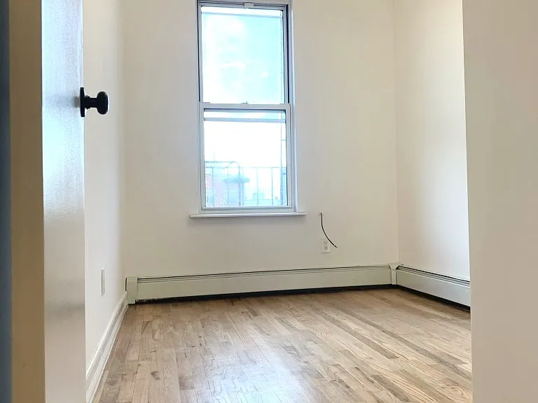 2540 Steinway St #2F — Photo 4