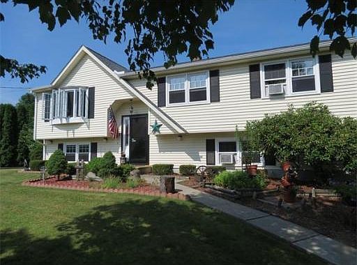 3rd image of 23 Heritage Dr