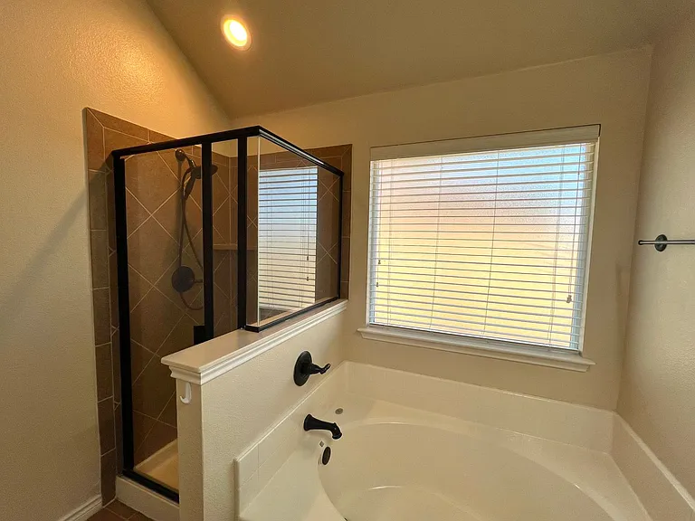 15004 Waters Dr — Photo 23