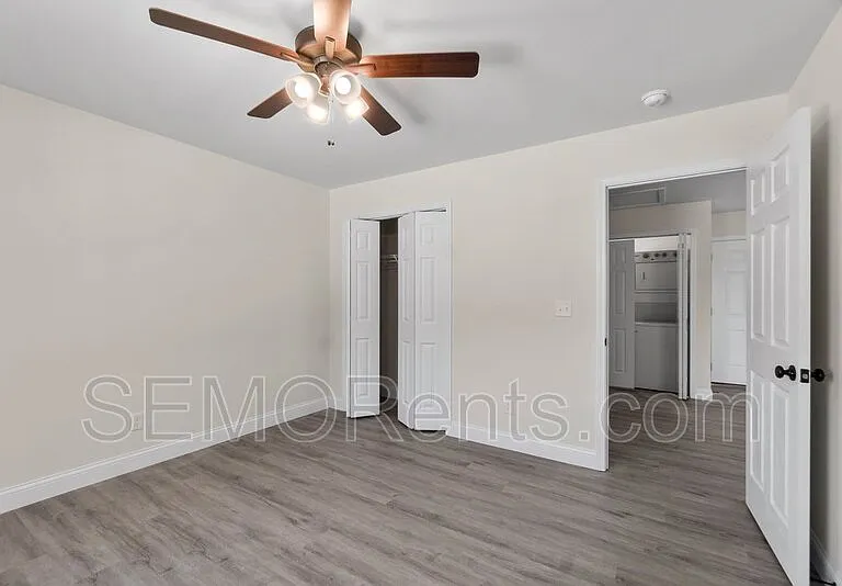 222 Coles Hls #302 — Photo 5