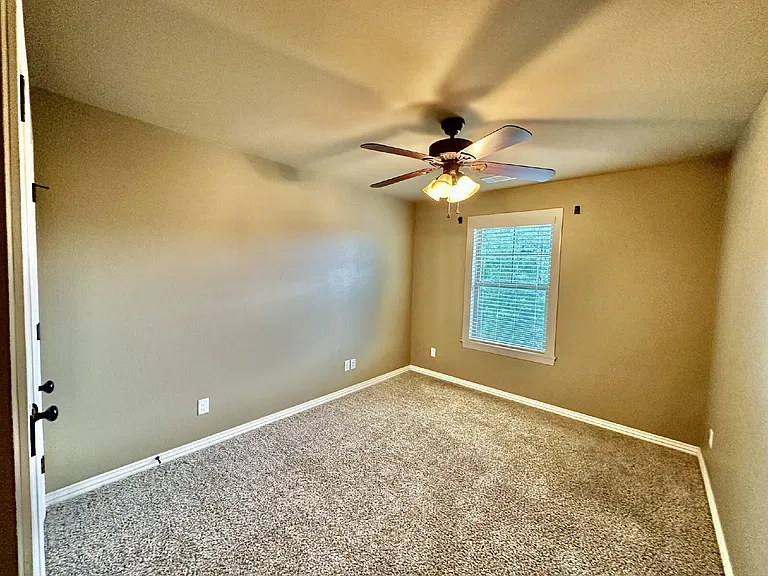 186 Old Farmington Rd — Photo 35
