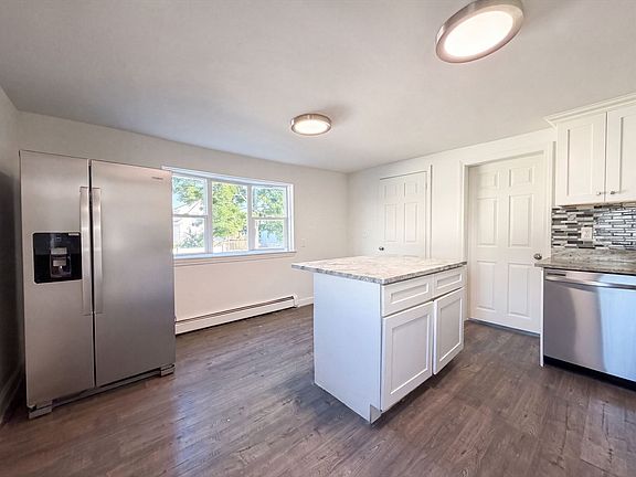 5th image of 103 Goodridge St