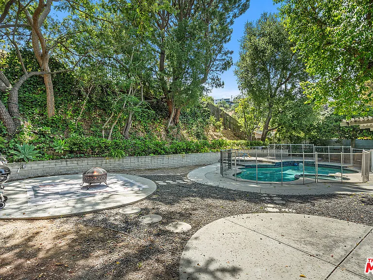 3641 Woodcliff Rd — Photo 21