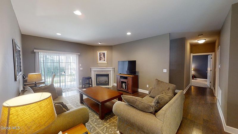 5th image of 326 Ballston Avenue #3