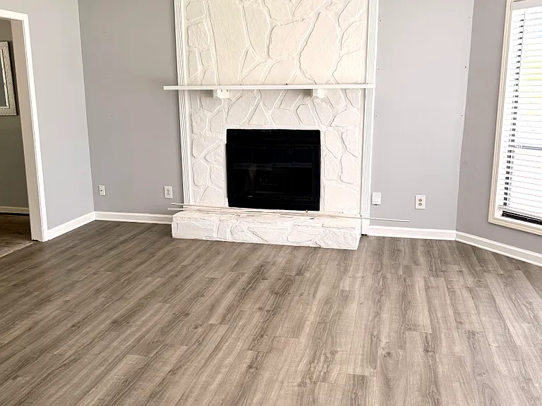 230 Royal Colony Ct — Photo 2