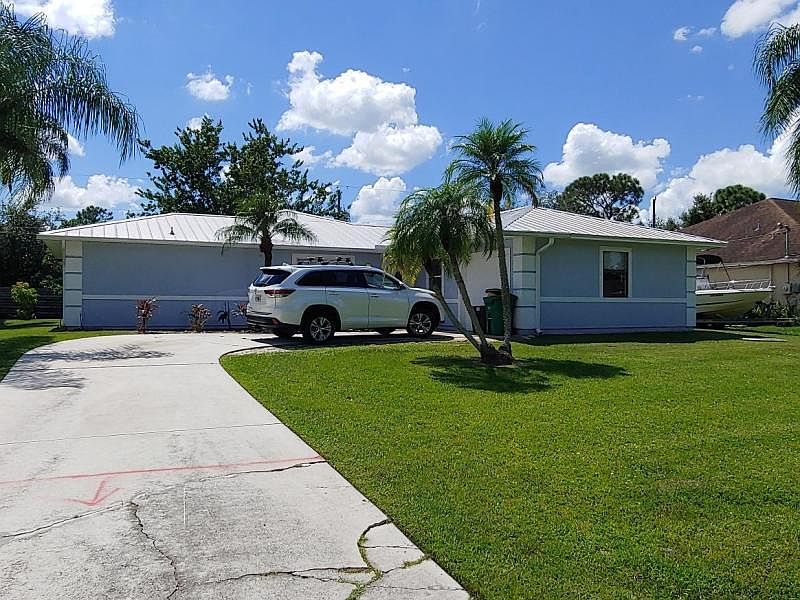 1st image of 1362 SW Crest Ave