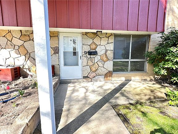 2nd image of 27591 Mills Ave #3H