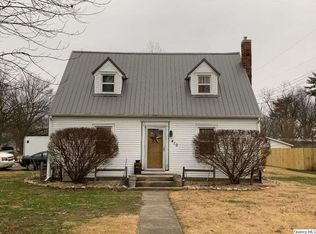 410 S Walnut St, Hull, IL 62343