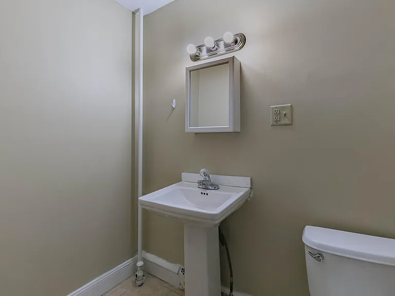 212 Taft St #2 — Photo 5