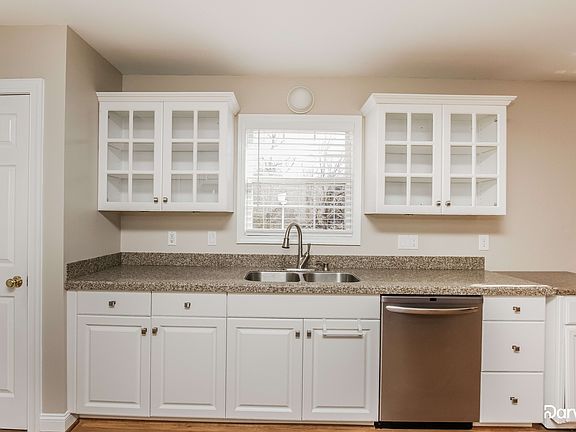 4th image of 7278 Drury Ln
