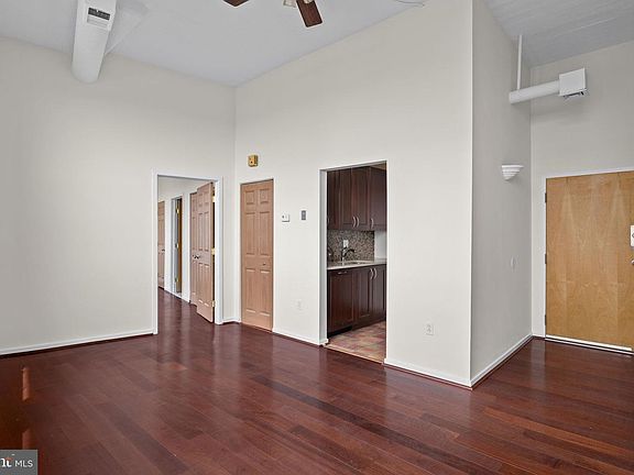 2nd image of 1100 S Broad St Unit 706B