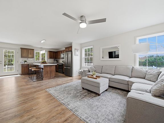 3rd image of 10 Colburn Road