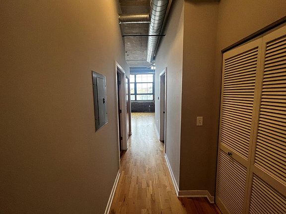 5th image of 3963 W Belmont Ave