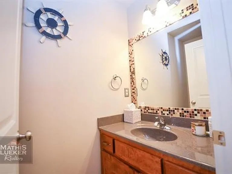 1718 Sutter Woods Rd — Photo 14