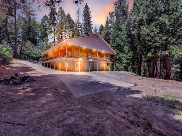 3256 York Ct, Pollock Pines, CA 95726