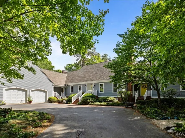 3121 Summerhurst Dr, Midlothian, VA 23113