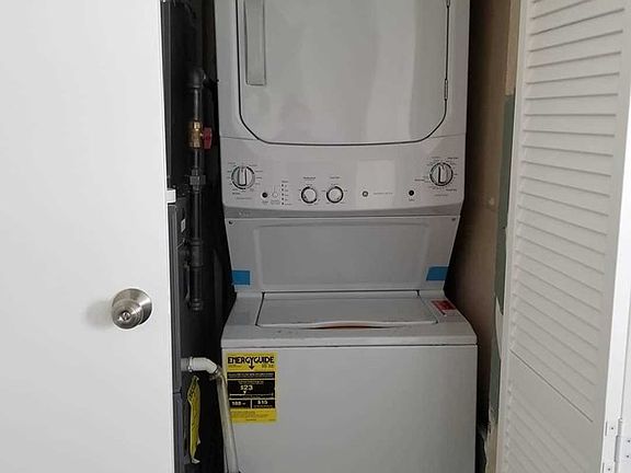 5th image of 267 Garside St Floor 1