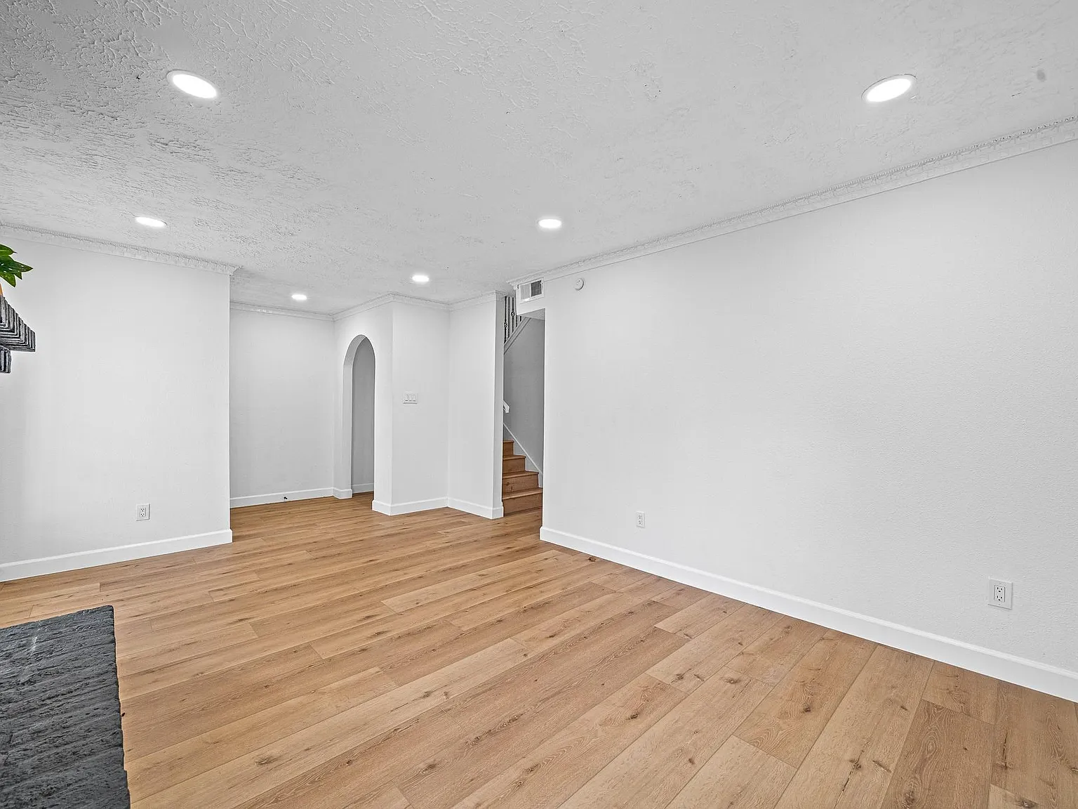 3 bed, 2.5 bath, 1574 sqft, $1,600 — Photo 4