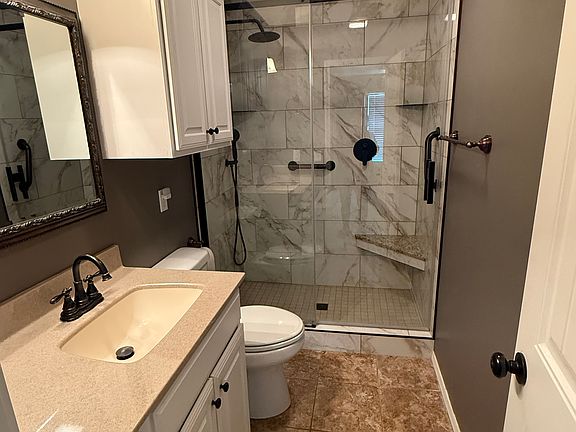 5th image of 2810 Apache Dr