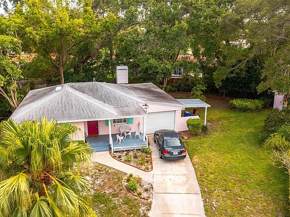 2nd image of 239 Park Cir S
