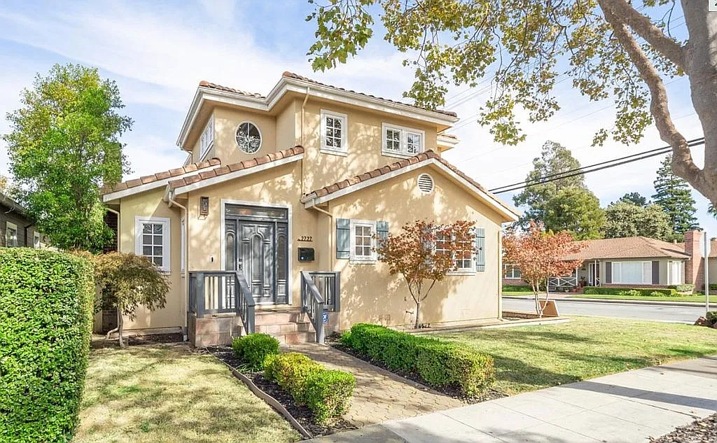 2727 Isabelle Ave photo 1