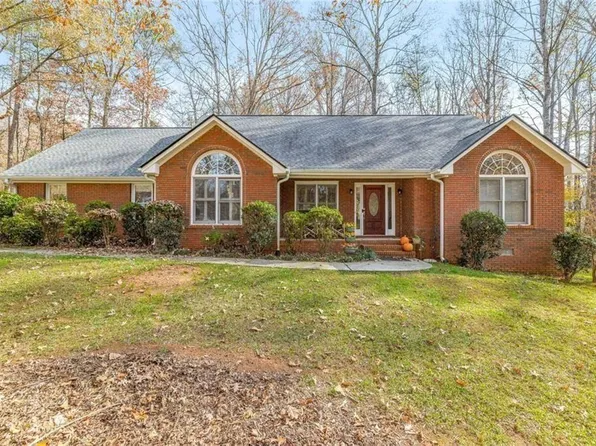 4609 Hunters Ct, Gainesville, GA 30507