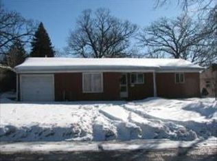 1 Cardinal Ln, Carpentersville, IL 60110