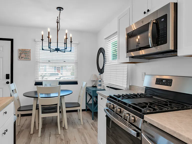 1264 Maplewood Rd #A — Photo 40