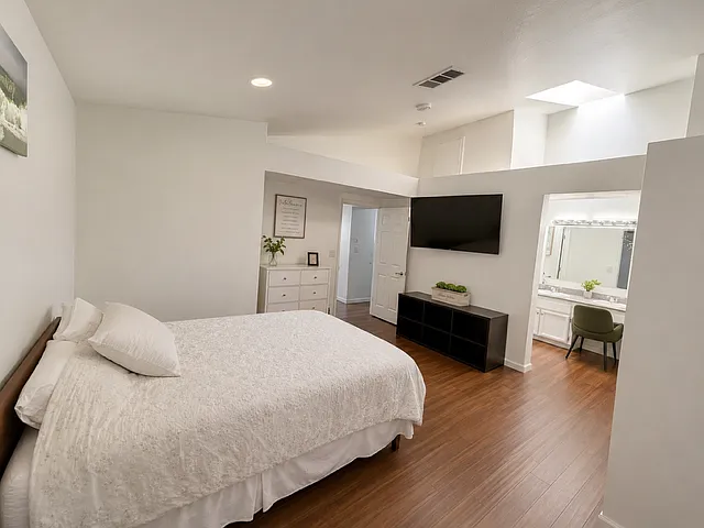 205 Pelican Loop — Photo 2