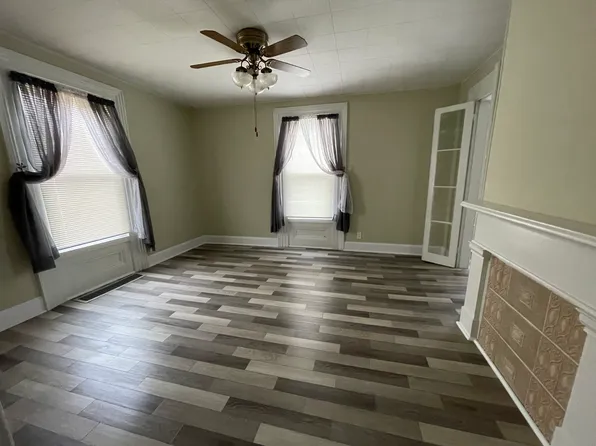 713 W Jackson St, Ottawa, IL 61350