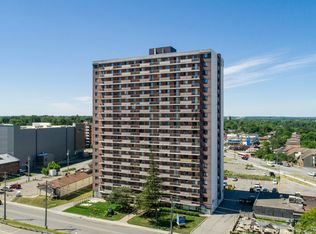 360 Croydon Ave #2008, Ottawa, ON K2B 8A4