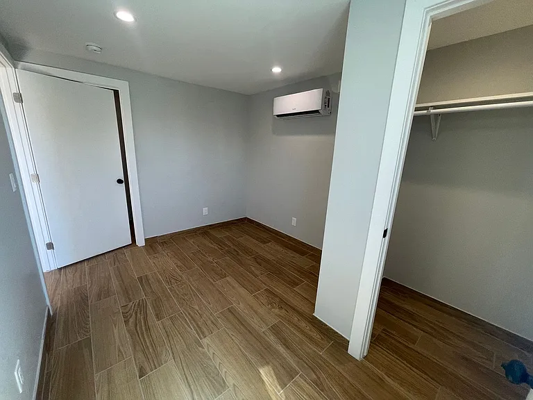 14700 Hubbard St — Photo 10