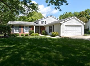 3 Ashford Ct, Buffalo Grove, IL 60089