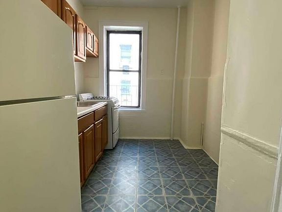 5th image of 1660 E 13th St APT D4