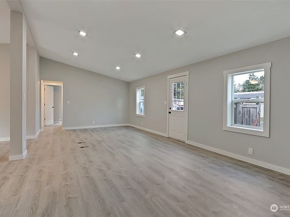 5th image of 7402 157th Street Ct E #86