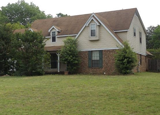 3rd image of 3030 Circle Gate Dr
