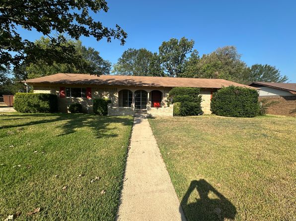 215 Camelia Ave